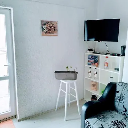 Апартаменты River View 1 *